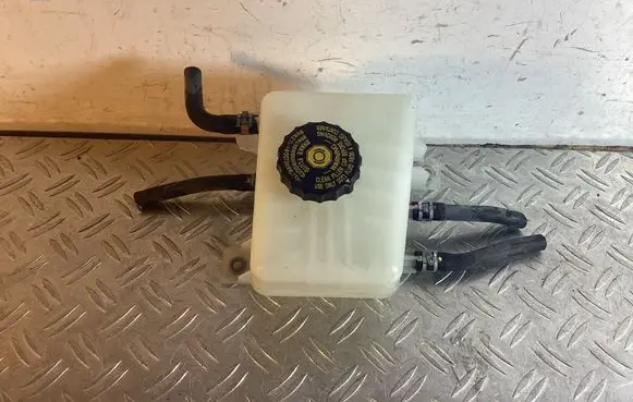 Lexus RX 450H Brake fluid reservoir 240520