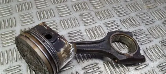 Opel Tigra A Piston with connecting rod