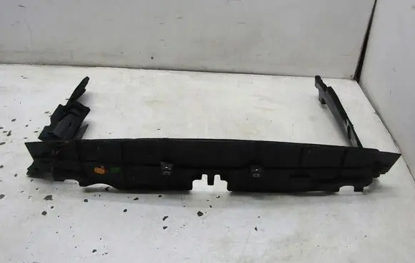 Toyota Auris E180 Radiator trim 16592-0N010