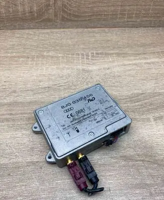 Audi A5 8T 8F Aerial antenna amplifier 8J0035456