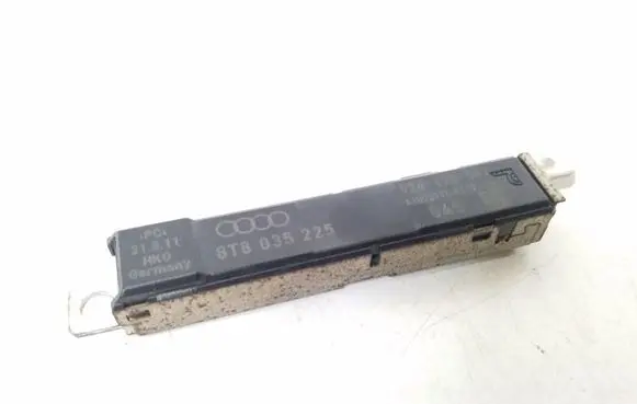 Audi S5 Aerial antenna amplifier 8T8035225