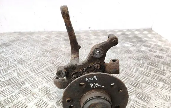 Mercedes-Benz E W124 Front wheel hub spindle knuckle