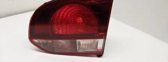 Tailgate rear/tail lights