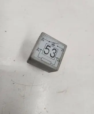 Volkswagen PASSAT B5.5 Other relay 141951253B