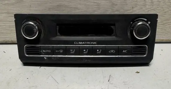 Skoda Fabia Mk2 (5J) Climate control unit 5J0907044C
