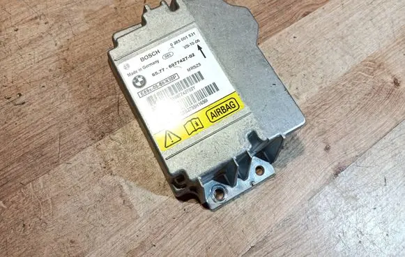 BMW 3 E90 E91 Airbag control unit/module 0285001531 31697742702Y 6977427