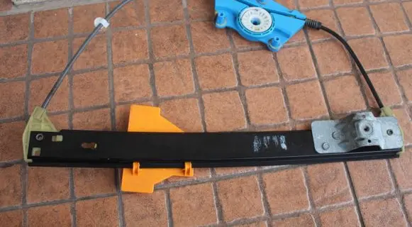Audi A4 S4 B6 8E 8H Rear door window regulator with motor 