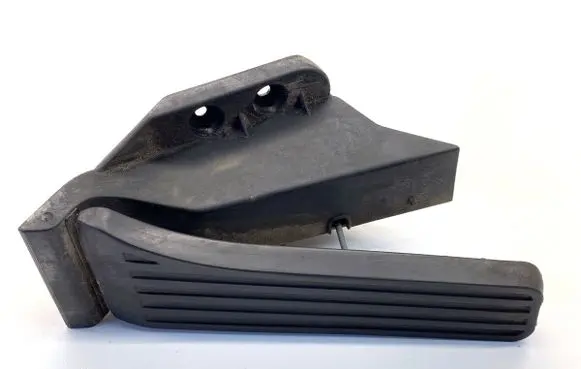 Mercedes-Benz E W212 Accelerator throttle pedal A2043000004
