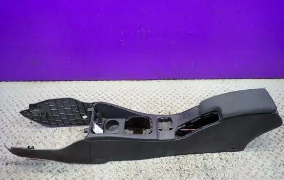 Renault Megane III Armrest
