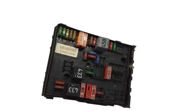Volkswagen Touran I Fuse module 01394932