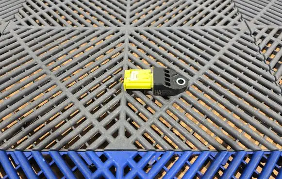 Toyota RAV 4 (XA40) Airbag deployment crash/impact sensor 8983112030 4107B1XN6