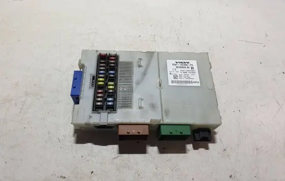 Volvo XC70 Fuse module 30765624AE 7G9T14C256FA 3659AF01125TP