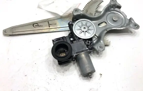 Toyota Camry VIII XV70 Rear door window regulator with motor 85720-33300