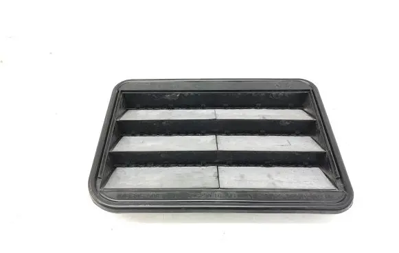 BMW X4 G02 Quarter panel pressure vent 9178945