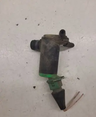 Peugeot 406 Windscreen/windshield washer pump 90095