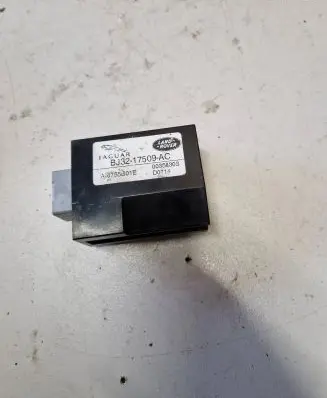 Land Rover Range Rover Evoque L538 Window wiper relay BJ3217509AC 00358303 A0755G01E
