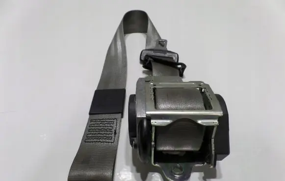 Audi A4 S4 B7 8E 8H Front seatbelt 8H0857706C