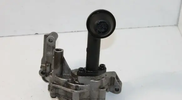 Volkswagen PASSAT B6 Oil pump 038115121C