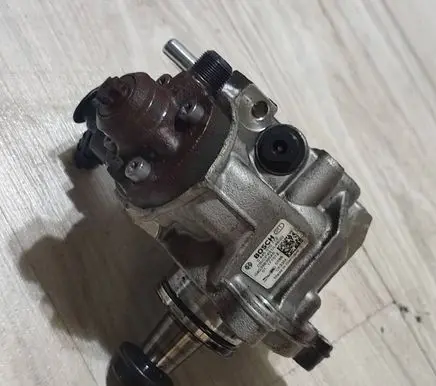 Jaguar F-Pace Fuel injection high pressure pump 0445010772 171012 G4D39B395AB