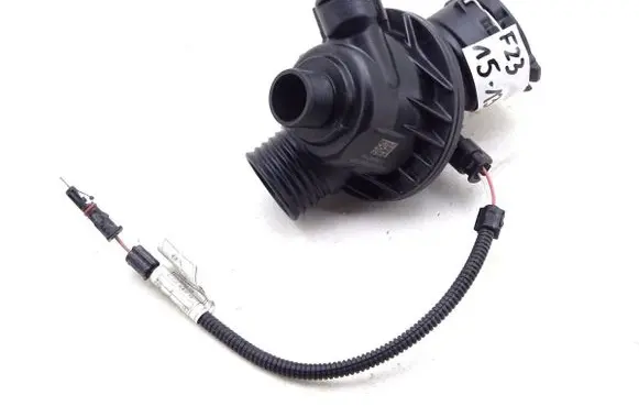 BMW 2 F22 F23 Thermostat housing 7598865