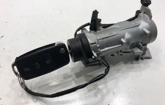 Volkswagen Touran I Ignition lock 1K0905851B