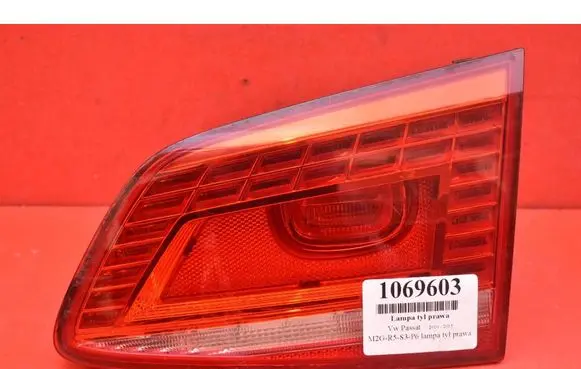 Volkswagen PASSAT CC Rear/tail lights 