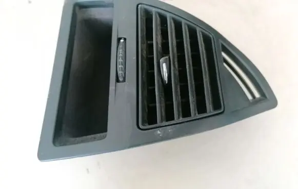 Citroen C4 I Dash center air vent grill 9649598677 9649598977