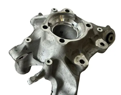 BMW 7 G11 G12 Rear wheel hub spindle/knuckle 6865661