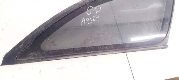 Nissan Primera Rear side window