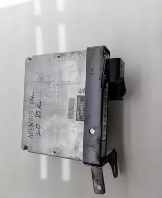 Toyota Avensis T250 Engine control unit/module 8966105690 1758006326