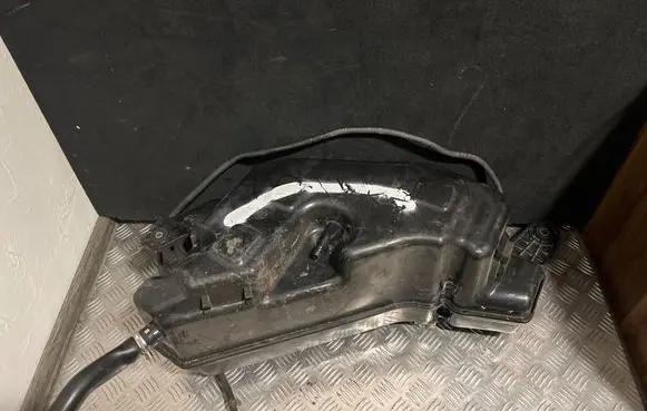 BMW 7 G11 G12 AdBlue liquid reservoir 8740279 9488143