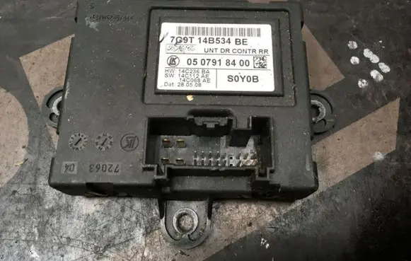 Volvo XC70 Door control unit/module 0507918400