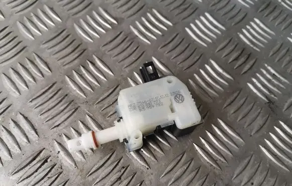 Fuel tank cap lock motor