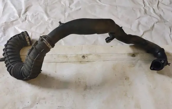 Renault Trafic II (X83) Air intake hose/pipe 8200760904