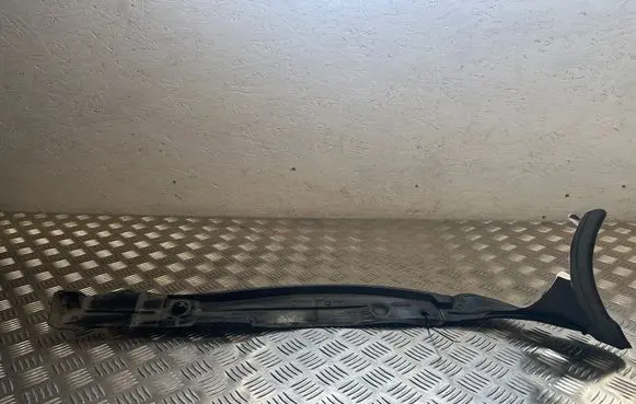 Audi Q7 4L Fender end trim 4L0821112