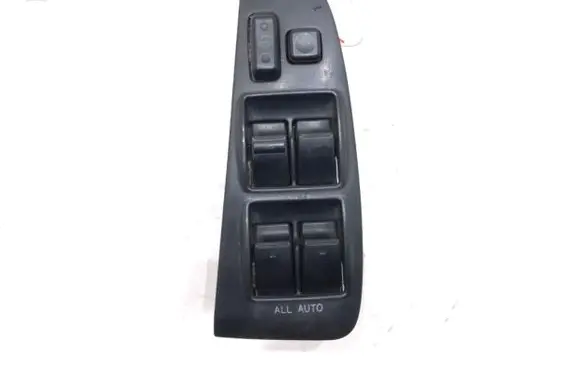Toyota Avensis T250 Electric window control switch 84802-05210-B0