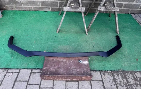 Ford Mustang VI Front bumper lip JR3B17F775BBW
