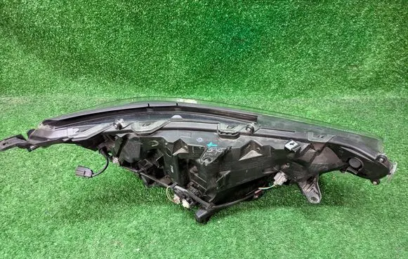 Toyota RAV 4 (XA50) Headlight/headlamp 