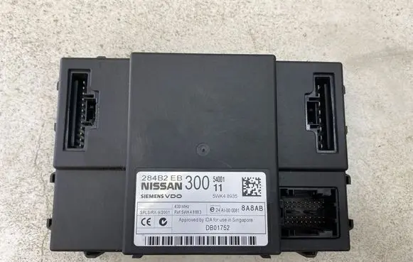 Nissan Pathfinder R51 Comfort/convenience module 284B2EB300 DB01752 5WK48935