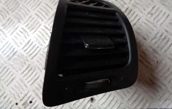 KIA Sorento Dashboard side air vent grill/cover trim 974802P000
