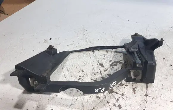 BMW 5 E60 E61 Headlight/headlamp mounting bracket 15873700