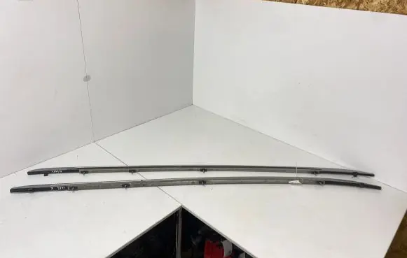 Roof bar rail