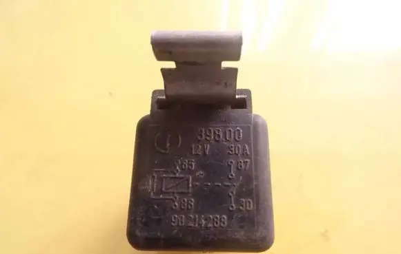 Opel Kadett E Other relay 90214288