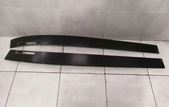 Mercedes-Benz GLS X166 Roof trim bar molding cover A1666900180