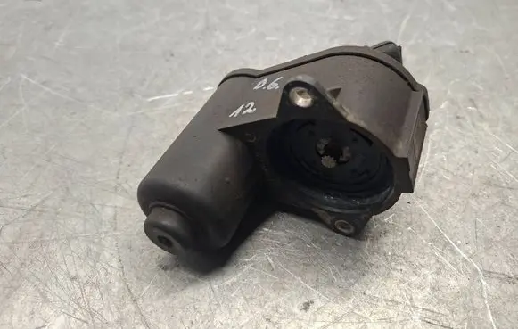 Volkswagen PASSAT B6 Hand brake/parking brake motor 32332267 60050946