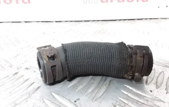 Volkswagen Golf V Engine coolant pipe/hose