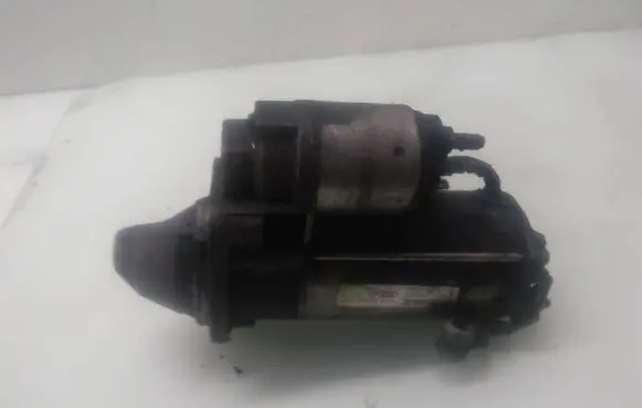 Volkswagen PASSAT B6 Starter motor 068911024E