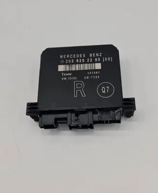 Mercedes-Benz C W203 Door control unit/module 2038202285 3X1391