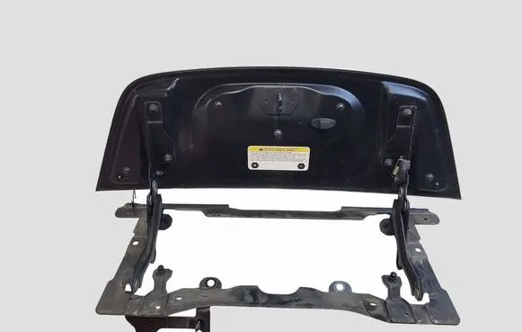 Nissan Leaf II (ZE1) Electric car charge socket cover