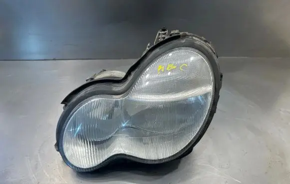 Mercedes-Benz C W203 Headlight/headlamp A2038200161 0301166201